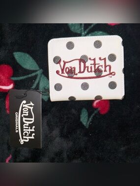 NWT Von Dutch Polka Dot Zip Up Wallet